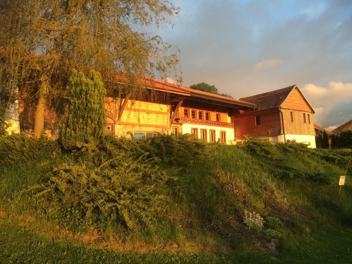 Les Abeilles Bed and Breakfast Romont Exteriör bild