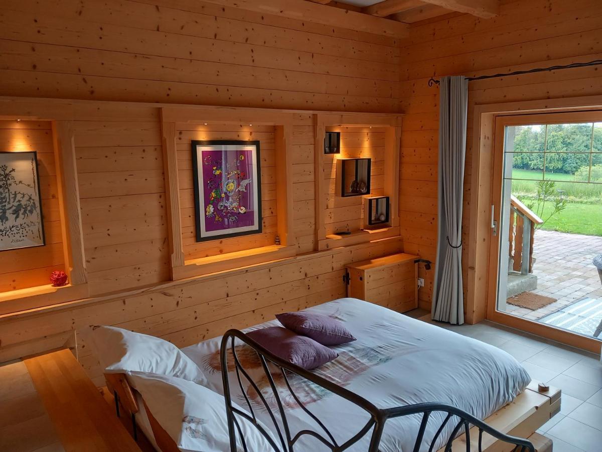 Les Abeilles Bed and Breakfast Romont Exteriör bild