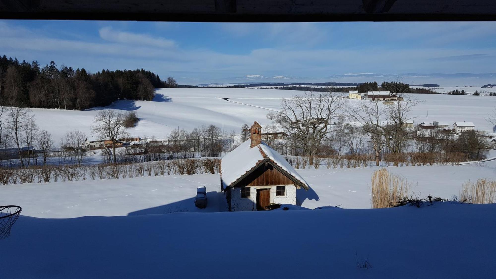 Les Abeilles Bed and Breakfast Romont Exteriör bild