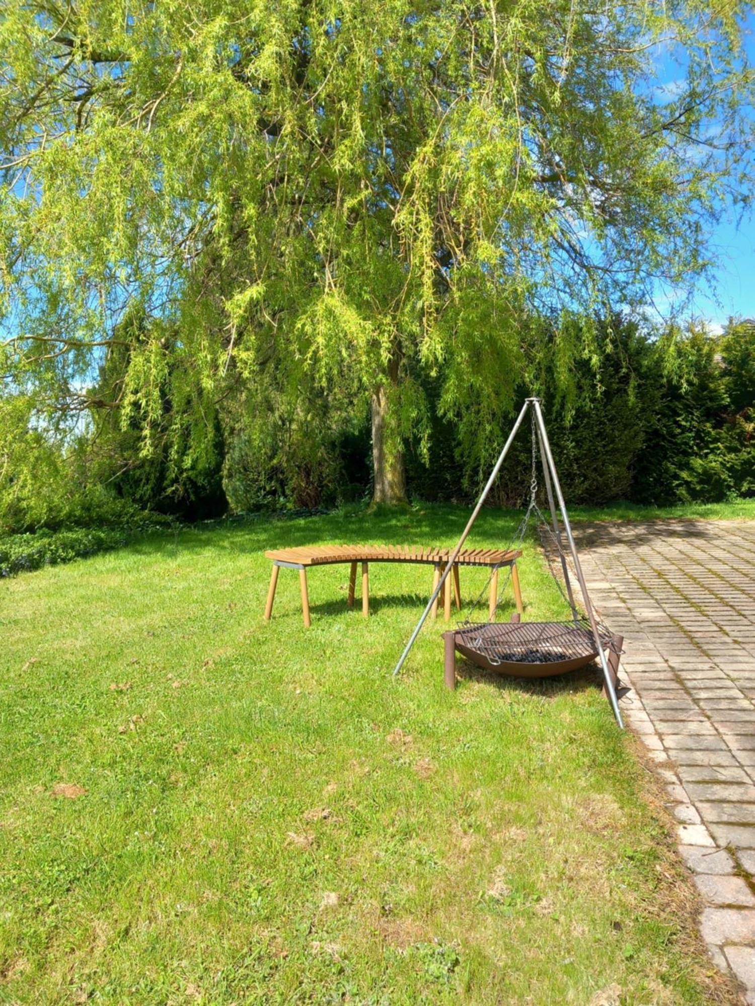 Les Abeilles Bed and Breakfast Romont Exteriör bild